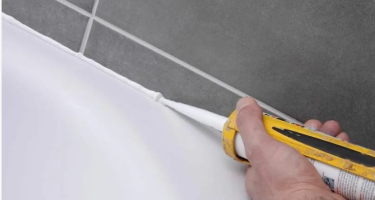 Герметик для ванной: какой лучше для акриловой, стальной и чугунной ванны?