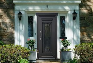 Стиль и надежность: лучшие модели металлических дверей сезона