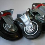 Поворотные колеса для тележек: что важно знать перед покупкой